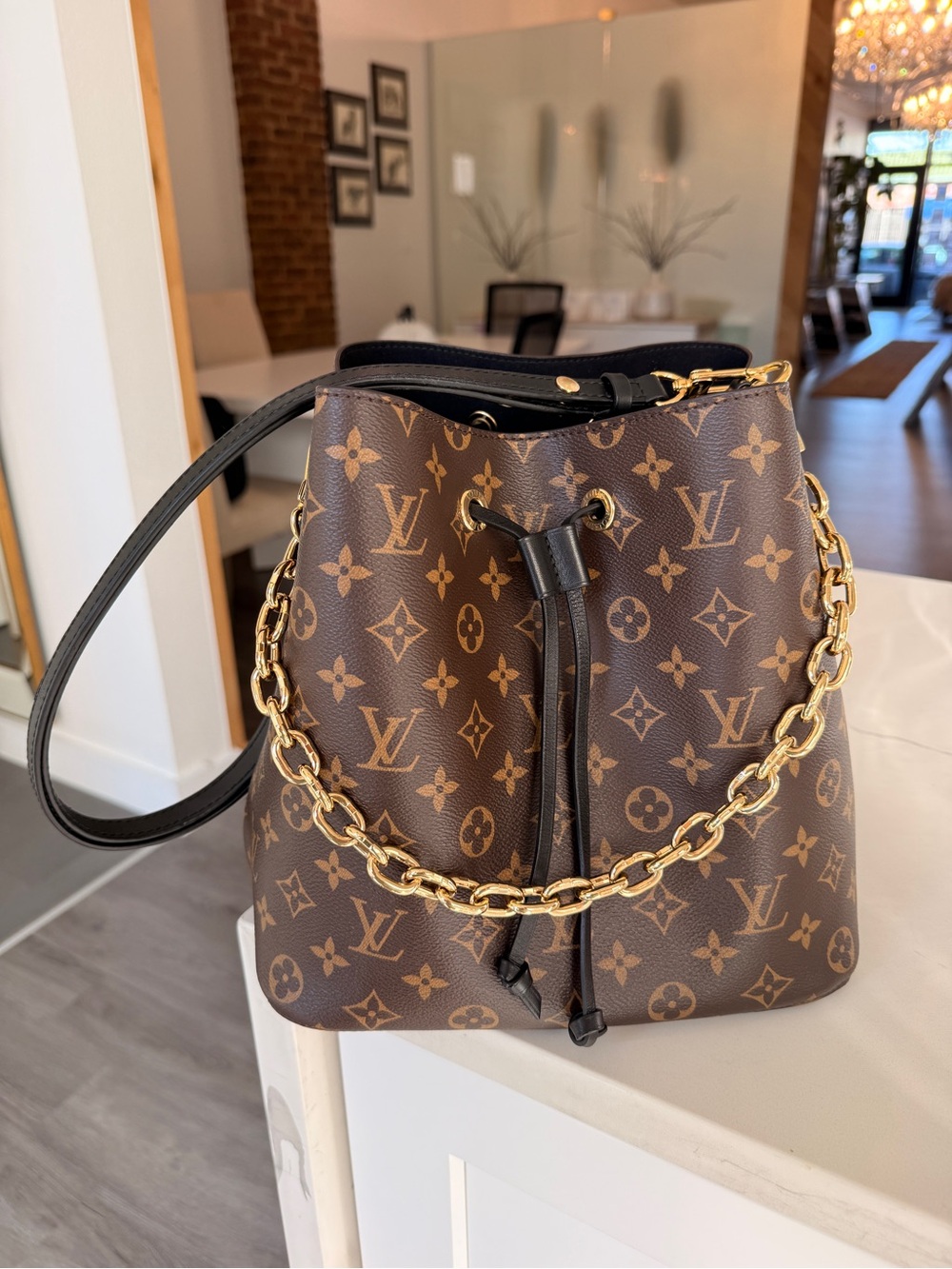 Louis Vuitton NéoNoé Monogram Bucket Bag EXCELLENT CONDITION